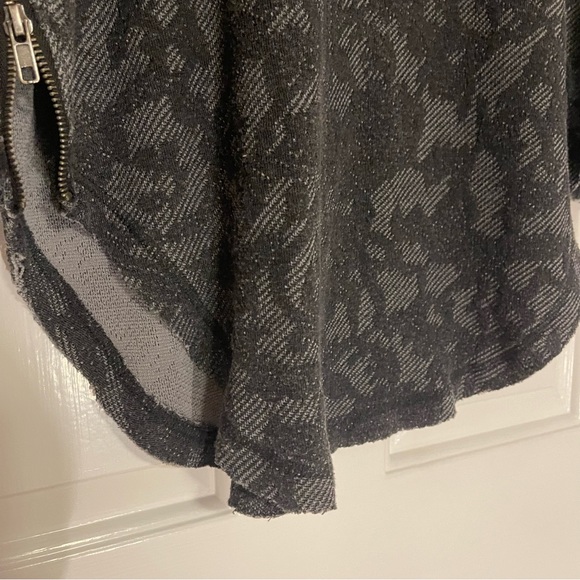 🎉HOST PICK🎉 Free People black & grey “Bed of Roses” pullover sweater - Picture 9 of 16